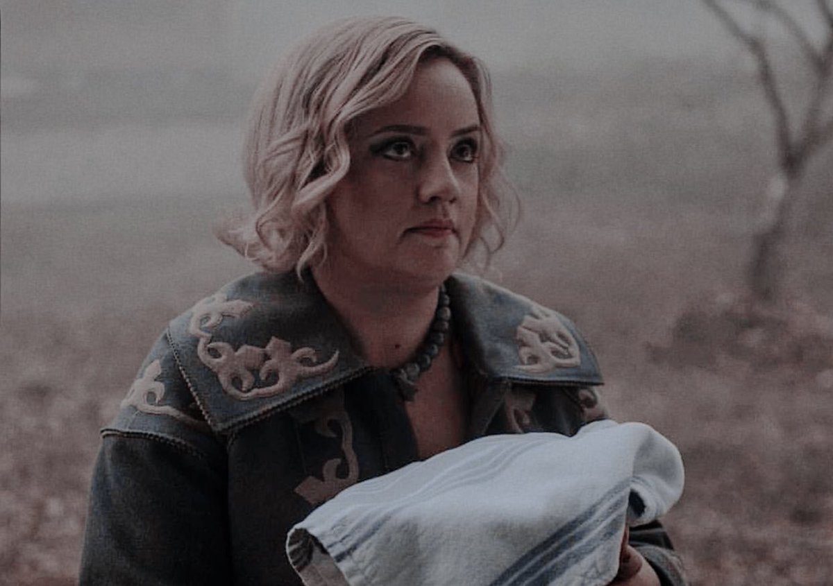 ⠀    ———      ❝ 𝑶𝑶𝑷𝑺 . . 𝐓𝐇𝐀𝐓’𝐋𝐋 𝐁𝐑𝐔𝐈𝐒𝐄. ❞

    𝐻𝐼𝐿𝐷𝐴 𝑆𝑃𝐸𝐿𝐿𝑀𝐴𝑁 ; the kinder sister, the healer  ╱ co-owner of spellman mortuary, barista, lover of all things sweet. 
                 ╳
⠀             ⠀           𝖧𝗂𝗇𝗍 𝗈𝖿 #𝑃𝑒𝑟𝑖𝑙.