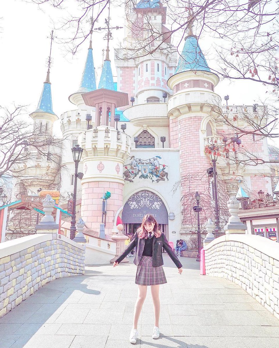 getvidi's tweet photo. Looking for thrills and excitement in Seoul? Then, visit Lotte World Theme Park which located in the eastern part of Seoul and is fully accessible via Jamsil subway station, which makes it the most accessible theme park in Korea. https://t.co/teGHZy4tZK