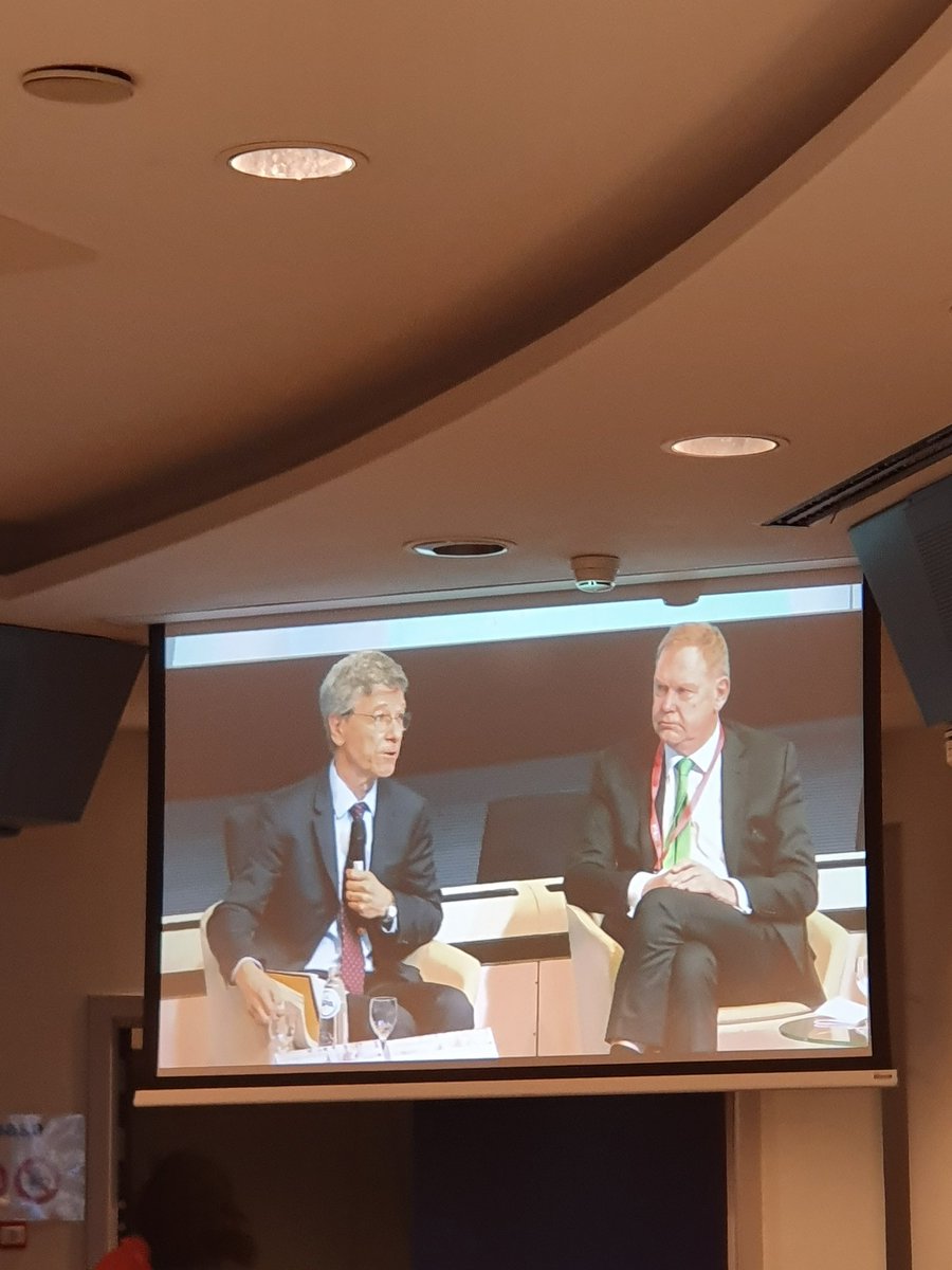 Jeffrey Sachs underlines the importance of the #EU taking on the Global lead on #Sustainable
Agriculture at the  #EU2030 #sustainableEurope  Conference