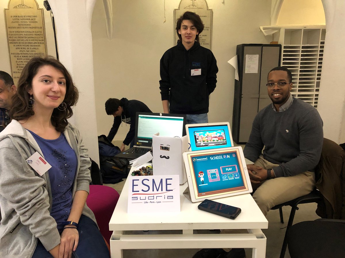 Participation de l'association <a href="/Sudriabotik/">Sudriabotik</a> et de la start-up School Run créée par deux diplomés de l'ESME Sudria à l'évènement "Elles innovent pour le numérique" organisé par @ellesbougent 😀