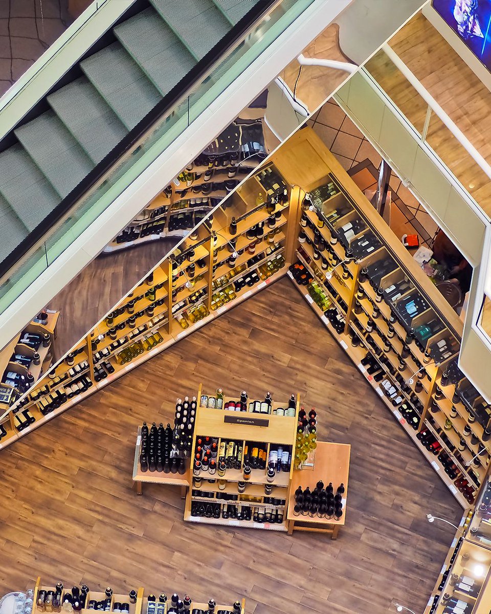 Hay que #inspirar y #servir al #consumidor a través de las #historias, la innovación y las #experiencias personales y memorables. Recuerda ponerte en la piel de tus #clientes, a la hora de realizar #acciones de #marketing #retail eficaces y creativas. buff.ly/2EcbhFq