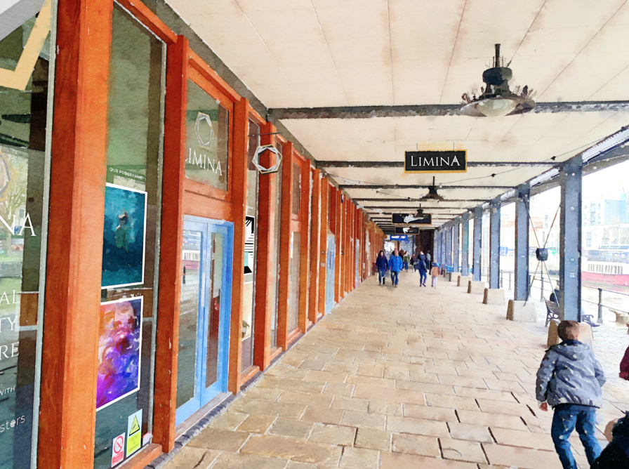 thebristolmag's tweet photo. Today the UK's first dedicated arts VR venue opens on the harbourside! The opening programme at Limina: The Virtual Reality Theatre presents an immersive selection of the world’s best artistic, natural history, documentary &amp; culture experiences. @LiminaImmersive https://t.co/uLDNXGdiJ8