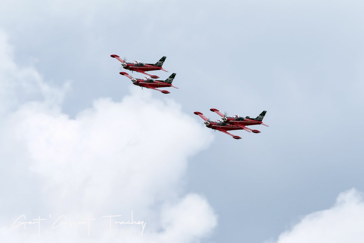 BaBday19's tweet photo. De piloten van het A109-team zullen het publiek dan weer trakteren op indrukwekkende vliegmaneuvers met hun helikopter. Hun laatste show zal letterlijk vuurwerk geven! https://t.co/eFSR9STGYV