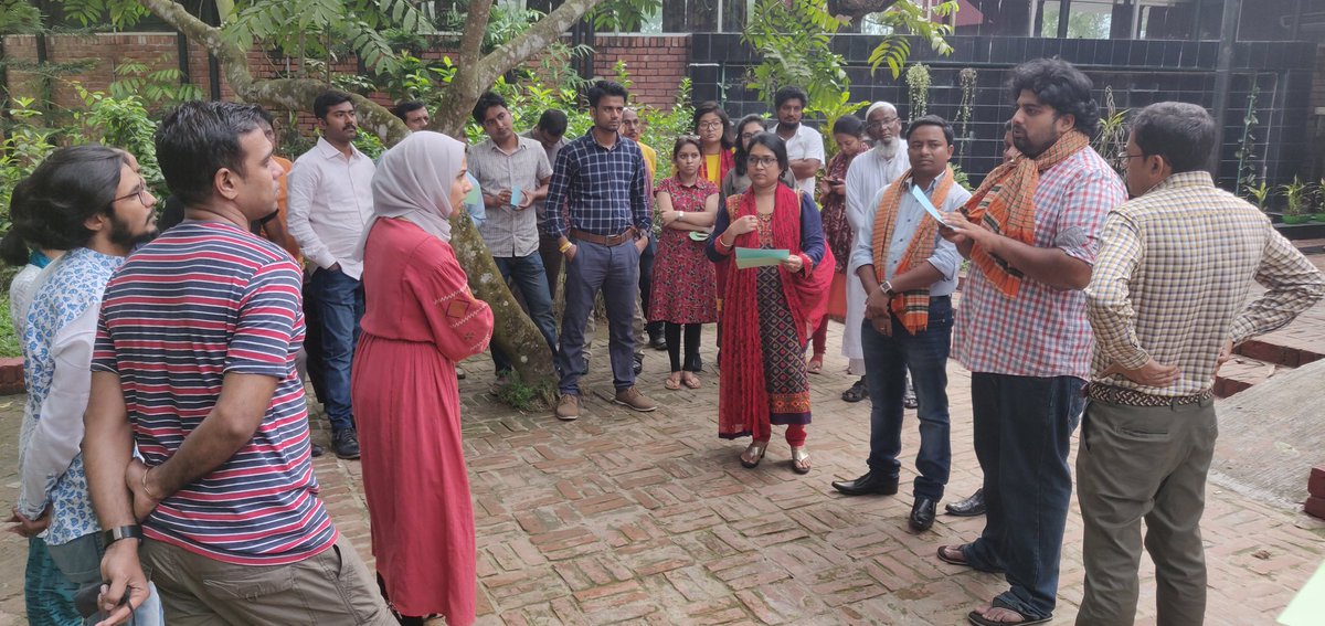 StartFundBD's tweet photo. Taking the last session of #StartFundBD's #commsworkshop19 outside! @StartNetwork https://t.co/bTxw264FGC