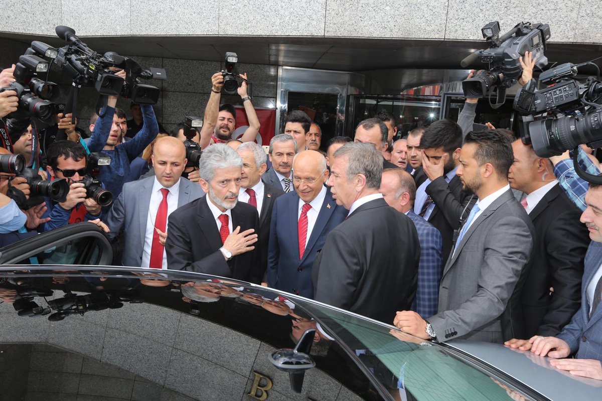 mansuryavas06's tweet photo. Zor bir zamanda görevi devralıp samimiyetle büyük gayret gösteren ve zarar edilen birçok alanda olumlu gelişmeler sağlayarak mali disiplini dengelemeye çalışan Sayın Doç.Dr. Mustafa Tuna’ya teşekkür ediyorum.

@mustafatuna0606 https://t.co/OvP5Hc9voi