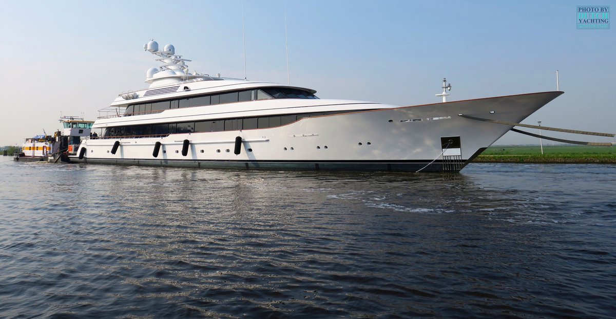 Dutchyachting's tweet photo. The 67.27m / 220'8" 2011 built #Drizzle returned to #Holland on September 17 of last year for a #refit at #Feasdship De Vries in #Aalsmeer and left the #shipyard for #Rotterdam today.  Photos by @DutchYachting. https://t.co/oEYMSnF9ez