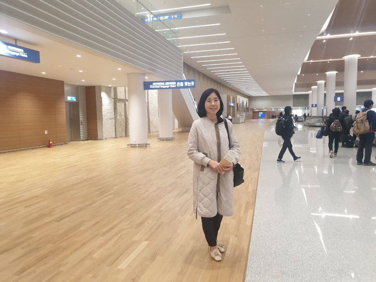 짜잔!! 인천공항이예요~ 저하고 함께 떠난 루마니아 평화활동 어떠셨어요?^^ 저희 IWPG 모든 여성들은 정말 쉬지않고 평화의 일을 한답니다.

루마니아에서 만난 사람들 모두 코리아 최고를 외쳤습니다~ 우리 대한민국이 평화선진국으로 세상에 우뚝서고 있습니다~감사합니다

#세계평화 #평화 #IWPG