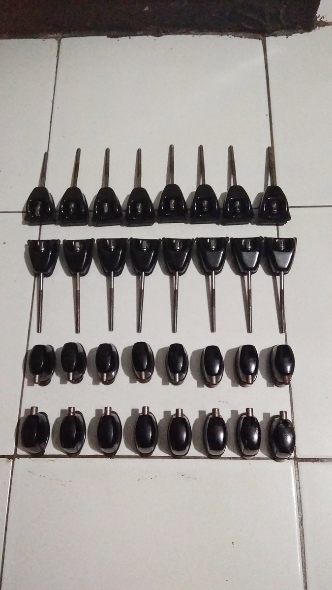 Dijual ; lugs bassdrum pearl include claws dan baut second normal aman sentosa 250rb.. 
081361165870 WA 
Thanks <a href="/DrumBagus/">@DrumBagus</a>