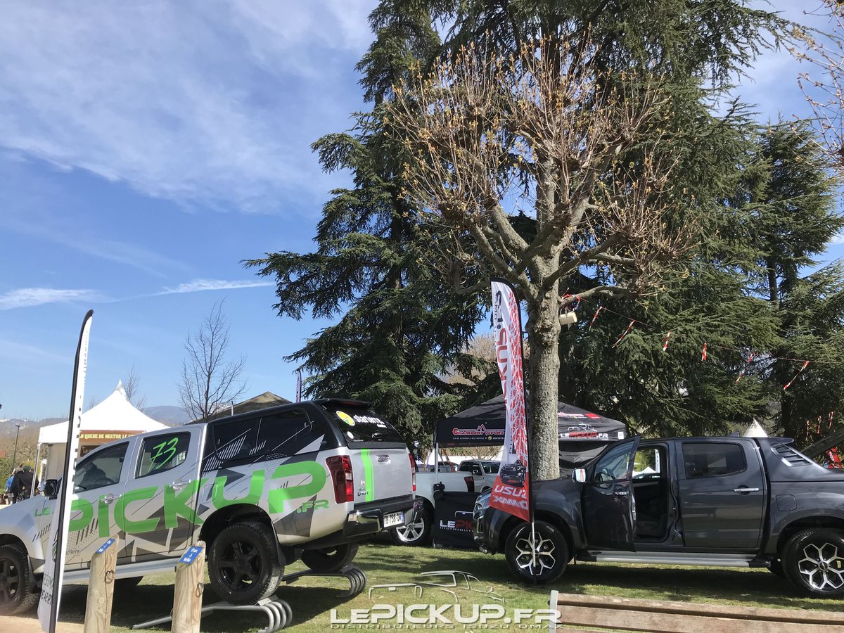 lepickupfr's tweet photo. #MondayMotivation Bonjour à tous !
Ce week-end au Salon du Nautisme d'Aix les Bains, c'était tempête de ciel bleu au dessus des pick-up ☀️😉☀️
#SalonDuNautisme #Isuzu #Pickup #Dmax https://t.co/aLOKqdHB0D