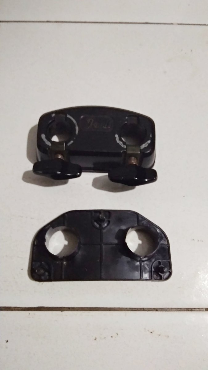 Dijual ; bracket bassdrum pearl second normal aman sentosa 100rb.. 
081361165870 WA 
Thanks <a href="/DrumBagus/">@DrumBagus</a>