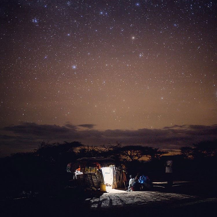 JamboMagazine's tweet photo. There is a beautiful story to be told about Northern Kenya. This is a normal night sky in Samburu. 

Photos by Shaun Mousley. https://t.co/rrIAvHfrJA