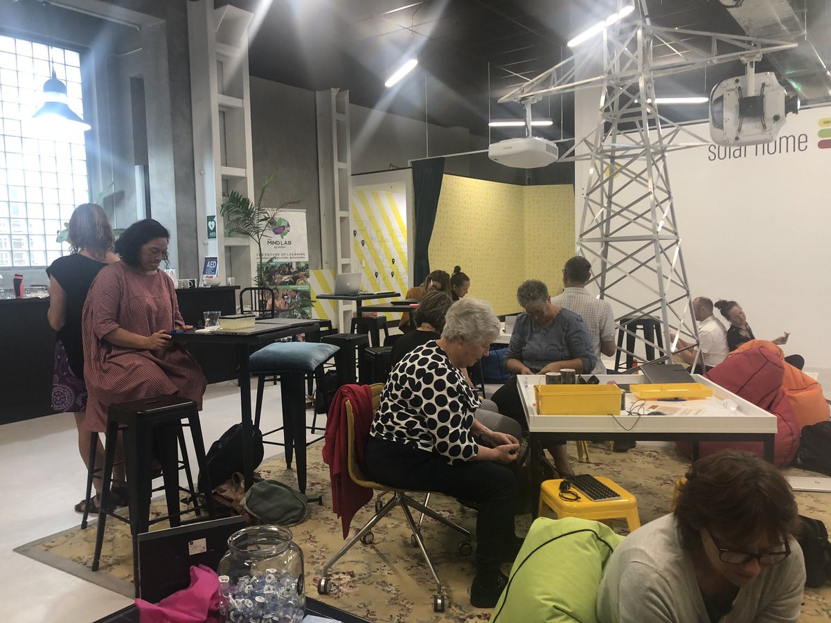 nickitempero's tweet photo. Busy teachers at meetup in Gisborne @kiatakatu #belikemaui #fastfail #followinginstructions https://t.co/rnp9NdOfph