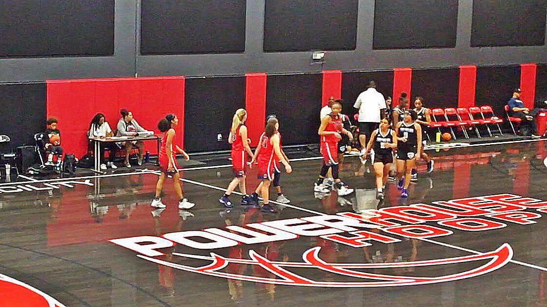 AZSupremeHoops's tweet image. We know y'all saw us come up 2 points short of winning the 17u Gold  Championship w/4 sophs &amp;amp; a frosh PG @ the Main Event by @ColemanSWS Played w/5 &amp;amp; 🔒down. Kids tired but some of y'all 😴
@mtcpreps @CoachJQMoney @PGHArizona @ASGR1995 @asgrselect  @Chapter_NEXT
@azwbb_page