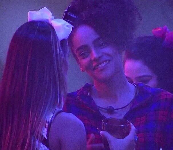 jacksantoss's tweet photo. Amizade  e irmandade  essas que amei assistir e ter o prazer em saber  que vcs existem  #bbb19 fquei apaixonada por cada um c seu jeito de ser #Cabella #Gafish #Harifish  e as irmãs  #Clarol https://t.co/tGBlqbApSc