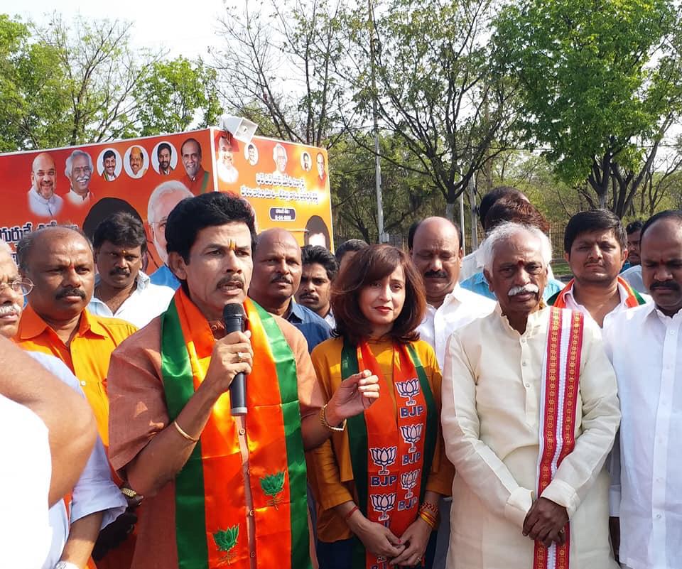 narayanaleo's tweet image. NamoAgain a team of #ITProfessionals did a a great car rally #sherilingampally gachibowli-kondapur-allwyncolony-chandanagar-lingampally-nallagandla,  overwhelming response from public.. @BJP4Telangana @BJP4Global