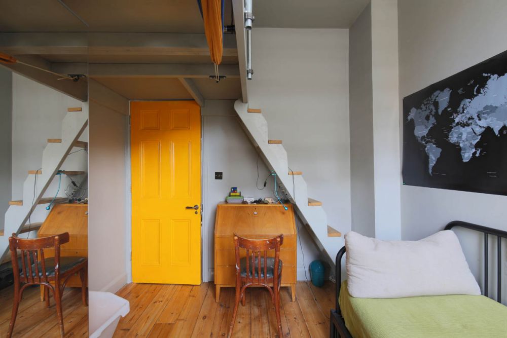 LocalityLtd's tweet image. Yellow door goals! Looks great with the grey walls. Apartment in a former pub (Shoreditch, London) Available for film &amp;amp; photography location hire: bit.ly/2OP1pIA #filmmaking #locationscout #location #yellow