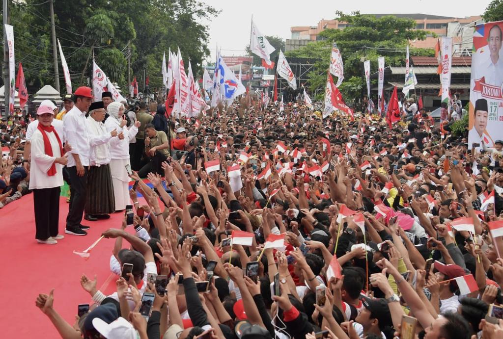KangLutMut's tweet photo. Alhamdulillah #GembiraJokowiJuara https://t.co/xKI5YQ7aVD