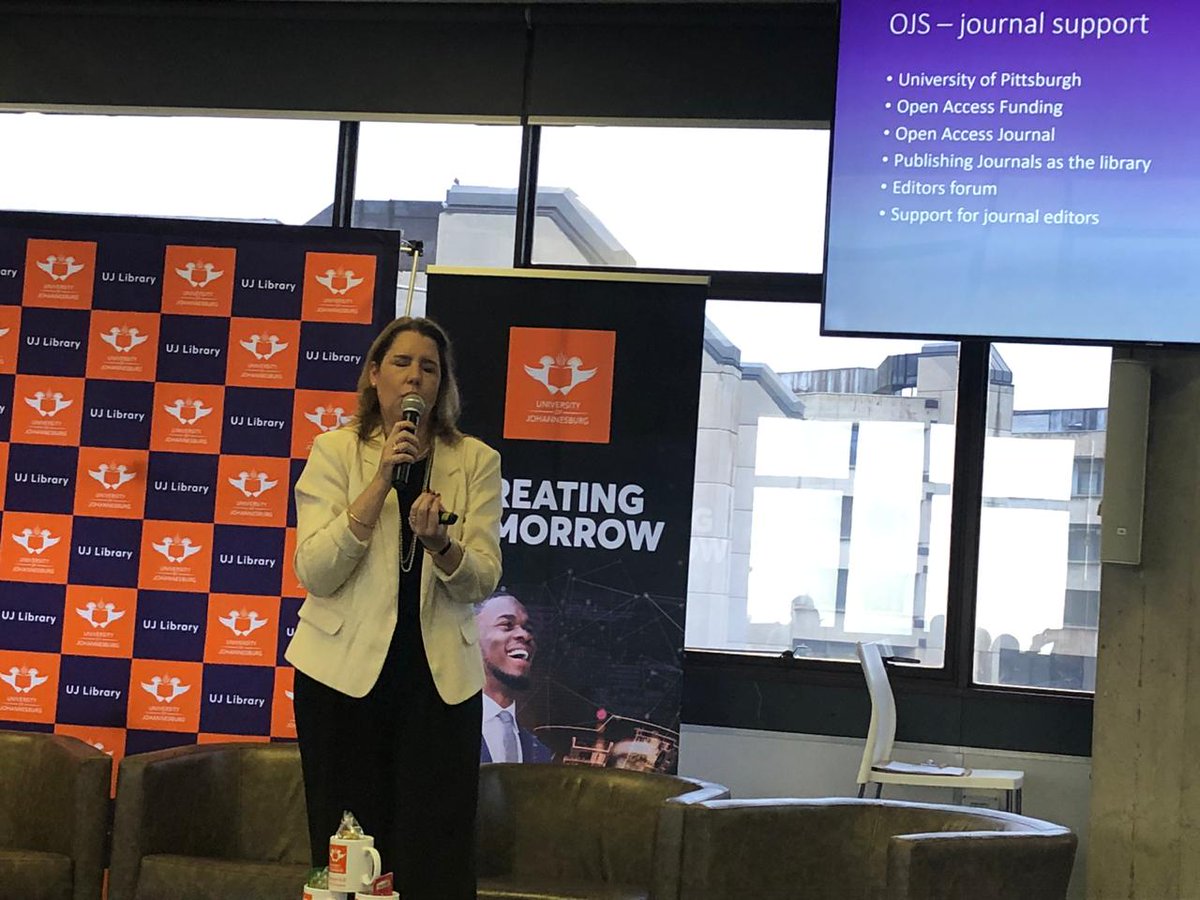 PalesaTlatsi's tweet image. UJ #Library Staff engagement #CreatingTomorrow @UJLibrary @renekap1 @go2uj