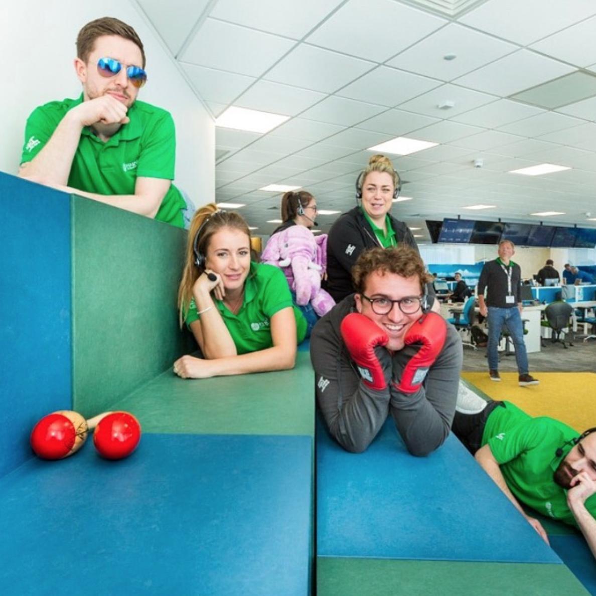 workagileuk's tweet image. Great to see the team @4com enjoying their new #Huddlebox installation in their #Bournemouth offices! Fab feedback, excellent #mondaymotivation for the Workagile team! Thanks guys! 

Work smart. Work Well. Workagile 
#office #fitout #designinspiration #modularseating