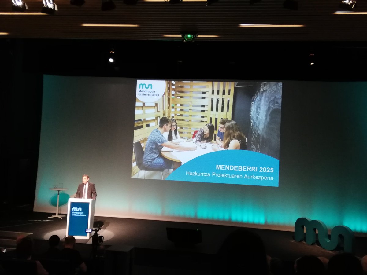 sazpilikueta's tweet image. Bixente Atxak dio @MUnibertsitatea k bere ADNan daramala berrikuntza. Eredu garbiena gure hezkuntza eredua. #LearningFromInnovation #LearningFromFuture #LearningFromPeople