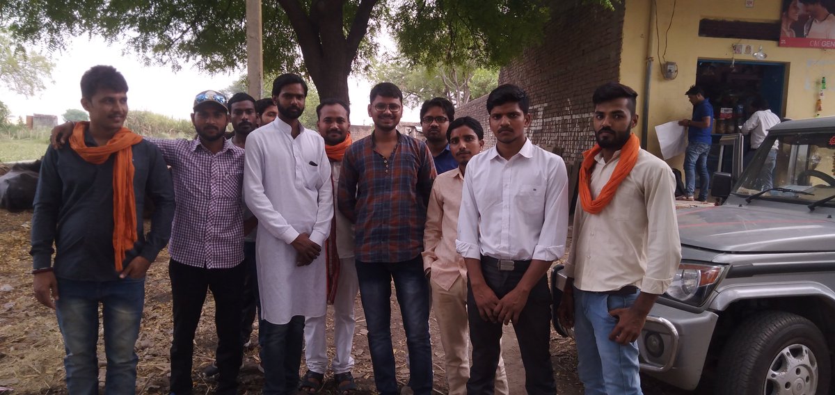 Shubham53037748's tweet photo. #79LS cyber yoddha sammelan आईटी विभाग सीखड़ मण्डल के योद्धा
विजय संकल्प साईबर योद्धा सम्मेलन में सम्मिलित होने के लिए मीरजापुर के लिए रवाना। https://t.co/vzACrEyvQi