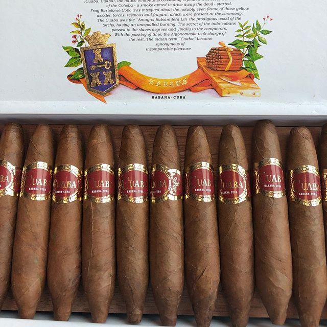 craignlock's tweet photo. A nice way to start a Monday morning 😀⠀
⠀
#CuabaDivinos ⠀
⠀
⠀
#cigardojo #stogie #cigaroftheday #cigarporn #cigarzen #cuban #cubancigar #cigarsommelier #dupont #friends #dunhill #habanos #herf #humidor #cigarroom #nowsmoking #smoking #cigarsociet… https://t.co/gndrKOjXG7 https://t.co/y5JLkkRWmP