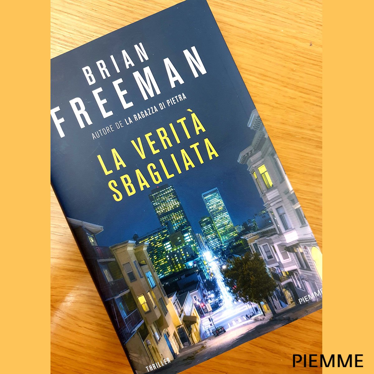edizpiemme's tweet image. Un criminale tornato in libertà. Una città terrorizzata. Un detective che sa di non poter perdere la sfida. "La verità sbagliata" di Brian Freeman: il nuovo thriller #Piemme da domani in libreria. bit.ly/2YP201E
#BrianFreeman