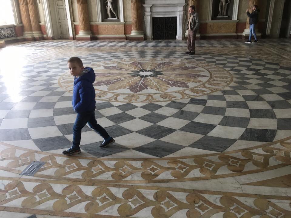 Andysmith1976's tweet photo. #Celebratingthebig6
#lukaslearning #historyisntinabook
Counting down to the 30th April and his Birthday
Look what I’ve dug out, I think this was Lukas’ first tour of @Wentworth_House I love how the tour guide Jo Owen was explaining the Mable hall, but Lukas was playing Hot Lava https://t.co/j10fS1iVCQ