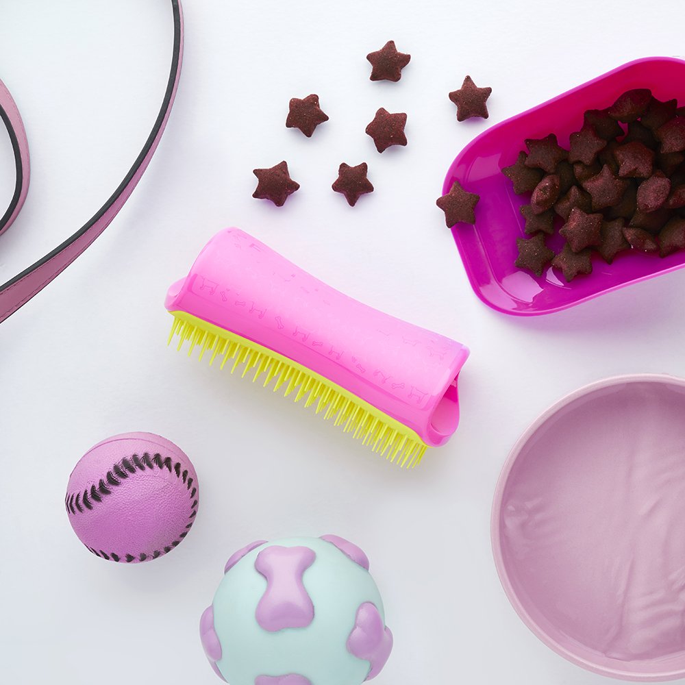 Make sure your fur is tangle-free and fabulous ready for the weekend #PetTeezer