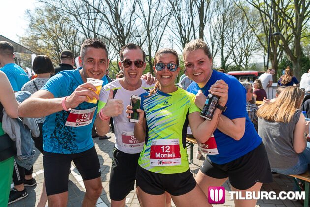 Tilburgcom's tweet photo. Heb je gisteren meegedaan aan de #VerbeetenChallenge? Held! 😍 Dankzij jou is er meer dan een ton opgehaald! Vergeet ook niet om de foto's te bekijken, Corné Hannink  heeft er meer dan 800 (!!) gemaakt. https://t.co/yNt78DZKpM https://t.co/lUa4w9YWph