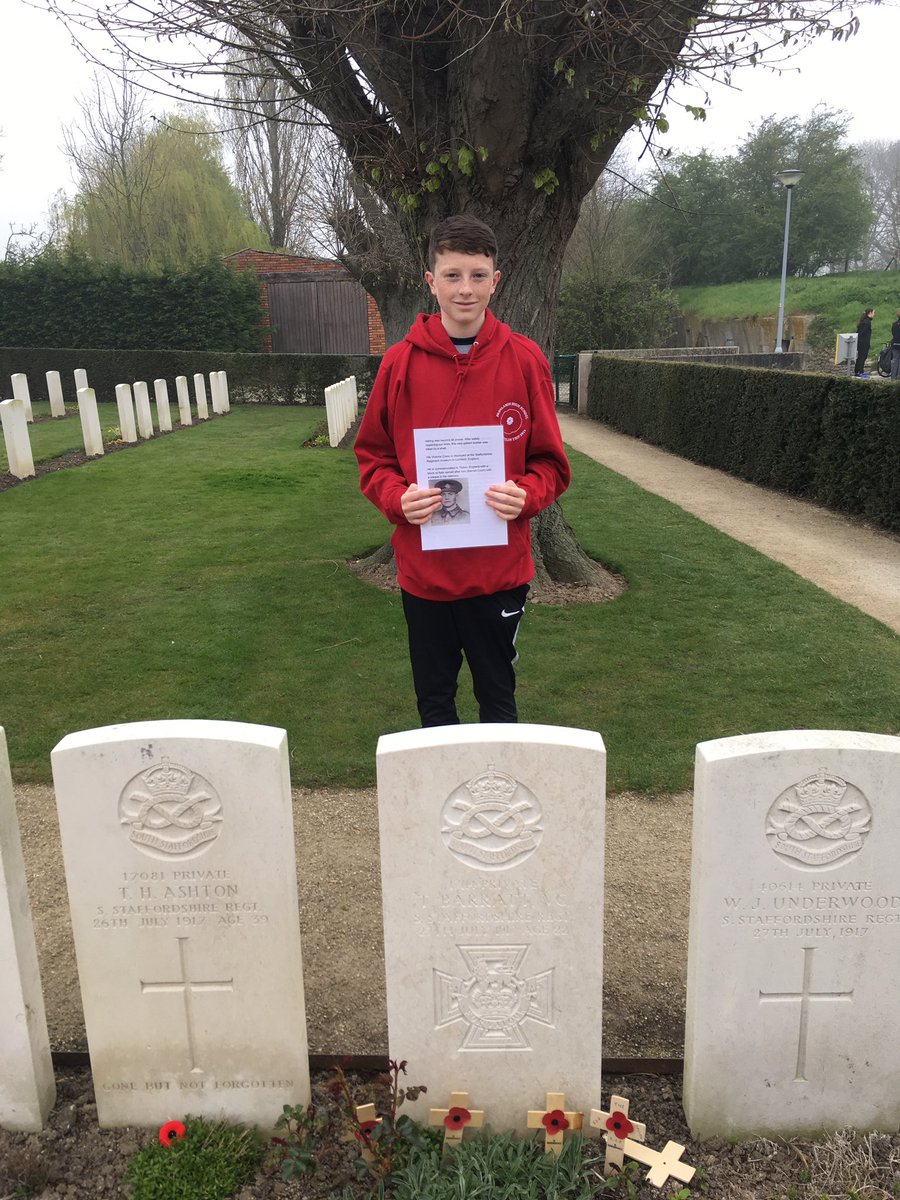 PHSHistory1's tweet photo. Louie did a superb job at Essex Farm with his VC. #PHSBattlefields2019 https://t.co/DttsizE2e2