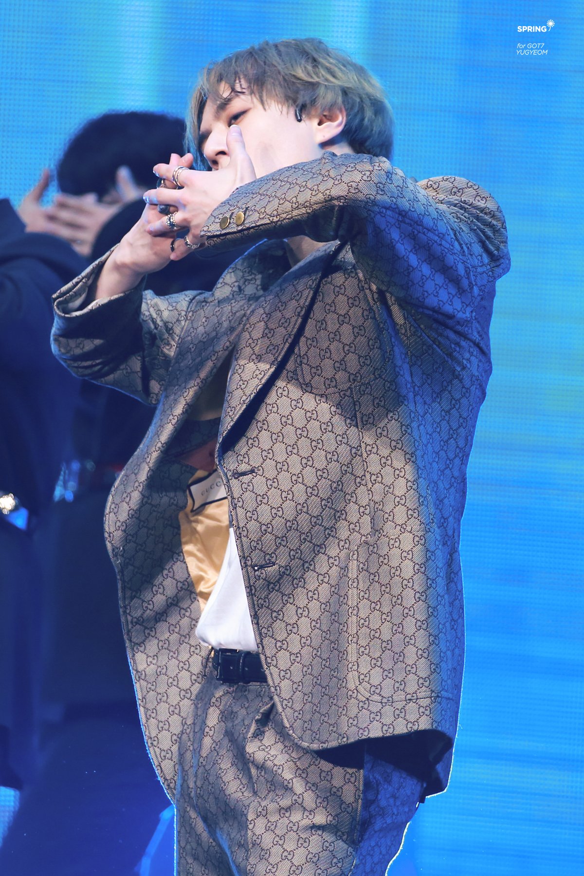 D3nbl_dUUAAUT3S.jpg:orig