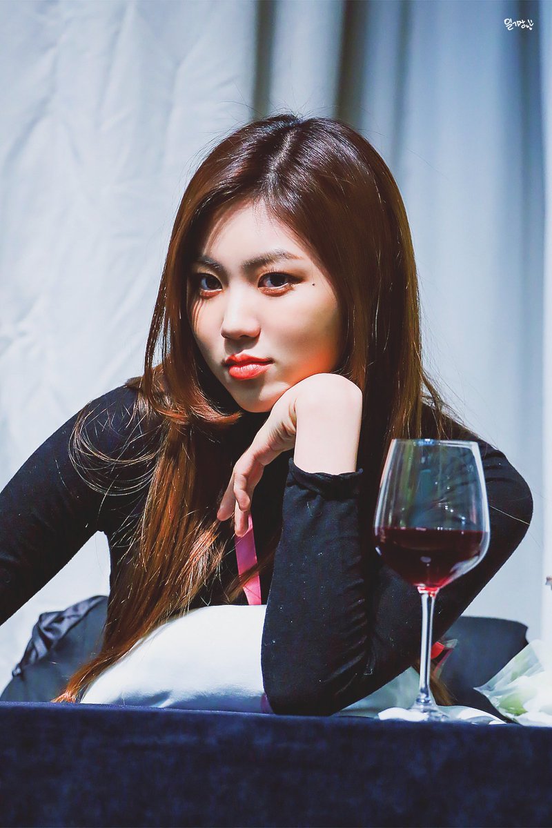 diary_eb's tweet photo. 190222 @CUBECLC 

#CLC #권은빈 #은빈 #Eunbin #오늘의은빈 https://t.co/74bTZjqkgp