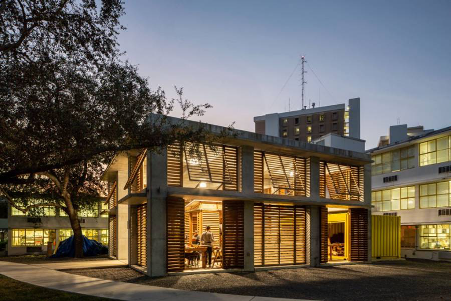 cyberarchi's tweet photo. Avec le BuildLab, le département Architecture de l’Université de Miami inaugure un centre d’apprentissage immersif, conçu par un professeur et ses étudiants. Cet espace leur permettra de développer leurs projets dans un endroit protégé
https://t.co/6ZNcikHxgt https://t.co/s66TKXVQcf