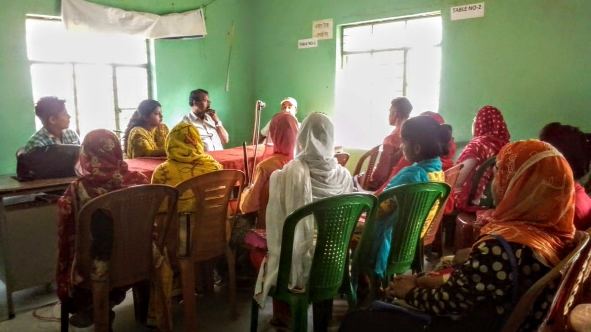 Aangan_Trust's tweet photo. The #Pifa #GramPanchayat in #Basirhat applauded the work of our #WomenVolunteers on #SafeMigration practices and publicly announced to offer support and joined hands to document details of contractors and migrating families to make #WestBengal an #UnsafeMigration free State! https://t.co/aRvM55ahtN