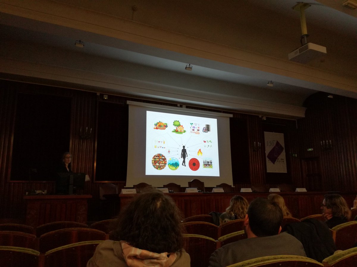 IBB_botanic's tweet photo. Bonic resum de la importància de les plantes en tots els àmbits de la nostra vida presentat per Oriane Hidalgo a #HerbArt https://t.co/Ieh1ce5YNc