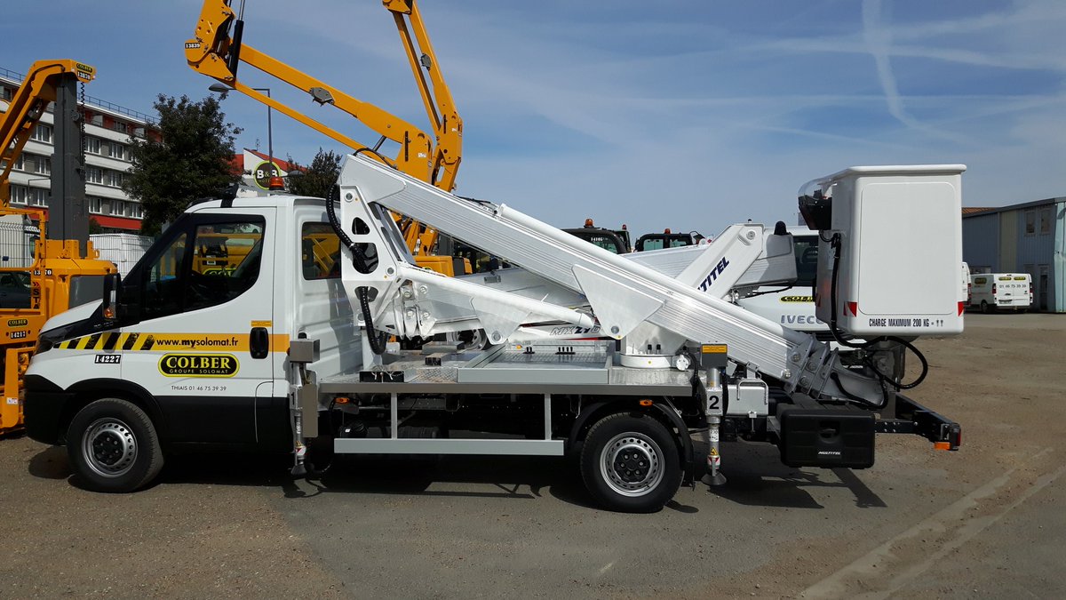 ColberLocation's tweet photo. Toujours plus Haut ! 
Pour vos Travaux en Hauteur : Les Nouveaux Modèles de Camion #Nacelles.
#ColberLocation #GroupeSolomat https://t.co/pABkL6ODJr