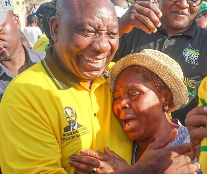 NoncebaMhlauli's tweet photo. A compassionate leader!! ๐ค๐๐
#PresidentRamaphosa
#ThePeoplesChoice
#ANCMCM
#MaqabaneCrushMonday
#VoteANC8May2019 https://t.co/YUUJc9UiGO