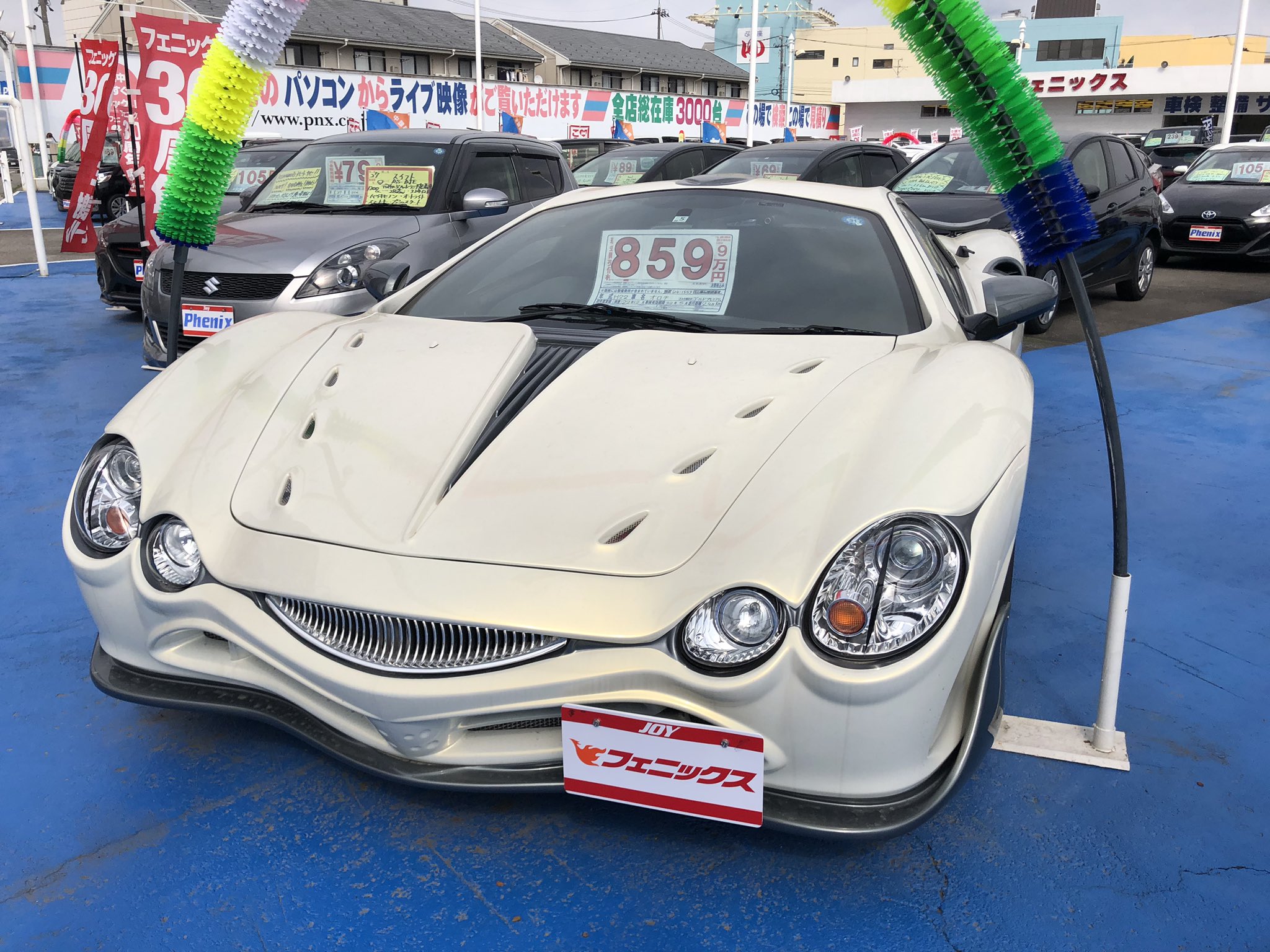 浩どん Al Twitter 中古車販売店で ミツオカ オロチ見つけたよ すごくカッコいい 実はこれの茶色に後ろにつかれた事があるけど バックミラー越しで見ると迫力あるよ ミツオカ オロチ T Co 0k4eti16qf Twitter