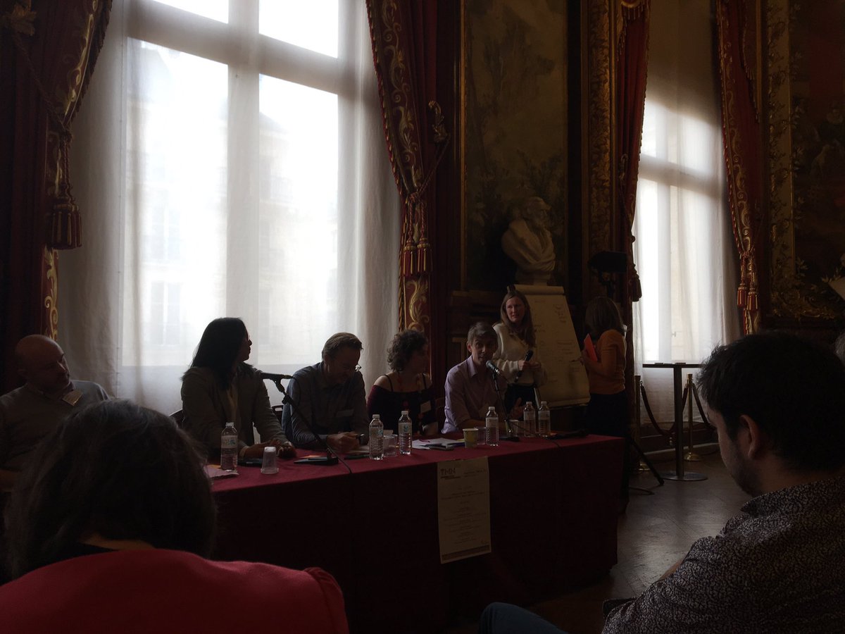 FloraEven's tweet photo. Marketing vs #marketingculturel « sortir de la logique transactionnelle pour aller vers une logique relationnelle » 16e journée #tmnlab @TMNlab #paris. Se saisir des choses sous l’angle de l’adaptation... https://t.co/fbUp78Y0bu