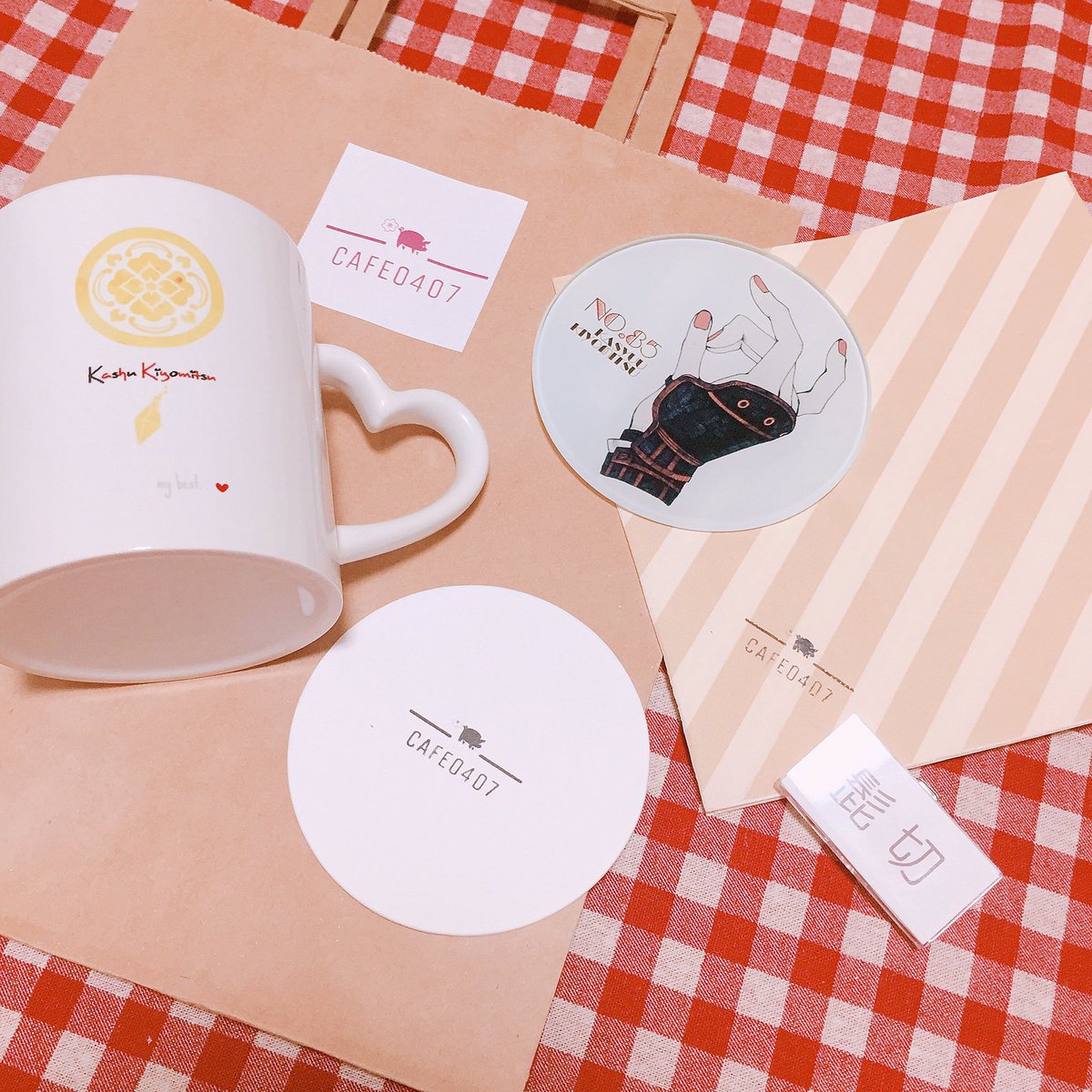 #CAFE0407
夢の1日の小道具作り楽しかったです
ロゴは夢豚なので豚さんに桜を添えました 