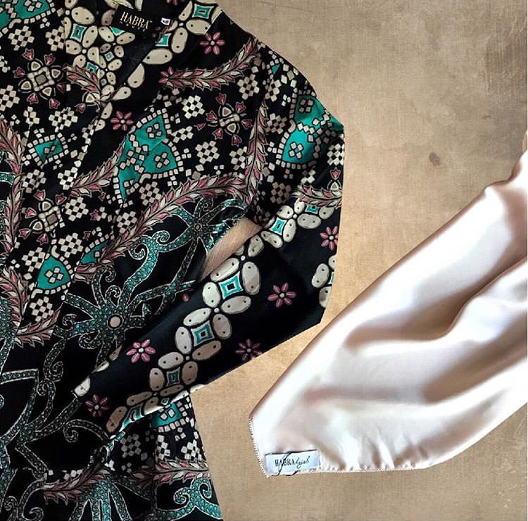 ThebatikH's tweet photo. Alhamdulillah! Makin ramai start shopping baju raya sedondon! Takut habis cepatt katanyaaa! 

Jgn tgu lama-lama tau! https://t.co/Cetp6CJCwl