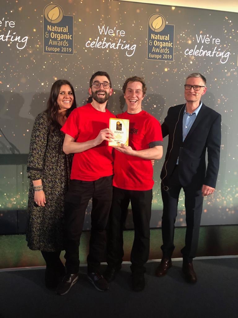 So proud of Pat &amp; Glyn...their new Smoked Sriracha sauce wins BEST NEW PRODUCT at Natural &amp; Organic Europe Awards! (In stock at ⁦<a href="/planetorganicuk/">Planet Organic</a>⁩ )