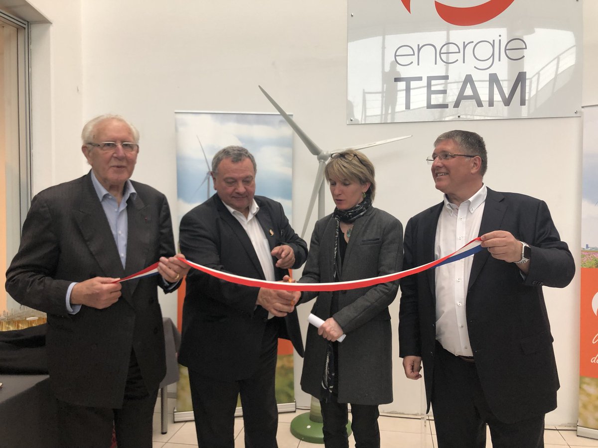 energieTEAM_fr's tweet photo. #ENR #Amiens  
Inauguration de l’agence d’Amiens en présence de @JLeclabart, député, Marcel Deneux, sénateur, Jean-Marie Blondelle, vice-président de la CCHS, Florence Rodinger, adjointe au maire d’Amiens et de nombreux maires et entreprises du secteur éolien. https://t.co/SNOhVOYXpK