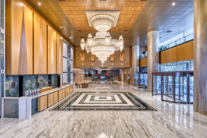 Escaping busy Athens life for a moment of tranquility in our lobby. 🙏 Happy week everyone! ⁣😉
⁣
#divanicollection #divanicaravel #divinemoments #lhwtraveler #leadinghotelsoftheworld #beautifulhotels #beautifuldestinations #luxuryworldtraveler #athens #thisisathens #lobby