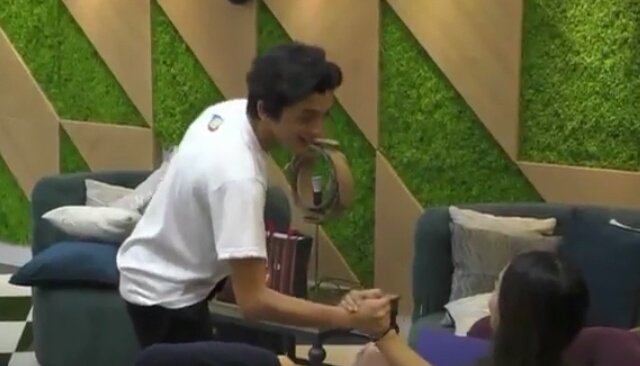 AshlieyJavier's tweet photo. Basta ako, no matter what. happy and contented ako sa ship ko. Walang disguise . PURE lahat. 😉☺❤

"Dahil tandaan niyo. shipper lang tayo, di natin sila pag aari at hindi sila di susi" 
-Vice Ganda 

ps: may pinalitan lang ako sa sinabi ni meme vice. 😁

Happy Shippings 💓 https://t.co/FuUTko2Xx2
