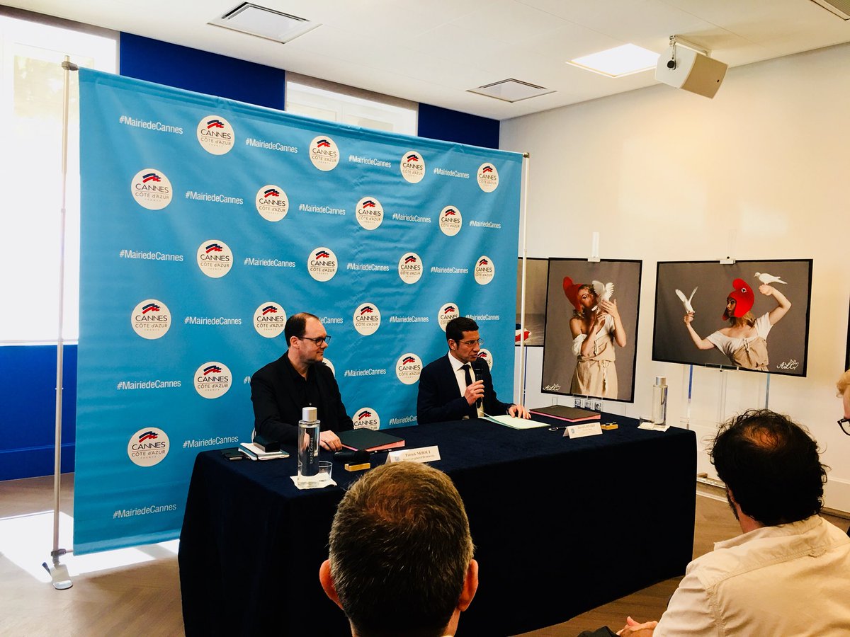 villecannes's tweet photo. 🔴 En direct de la #MairieDeCannes avec @davidlisnard et @patnebout pour la signature d’une convention de tournage avec la société #Dramacorp, sous-filiale du groupe #BetaFilm, un des leaders mondiaux de la distribution et de la production de films et œuvres télévisuelles. https://t.co/9zUBN151eO