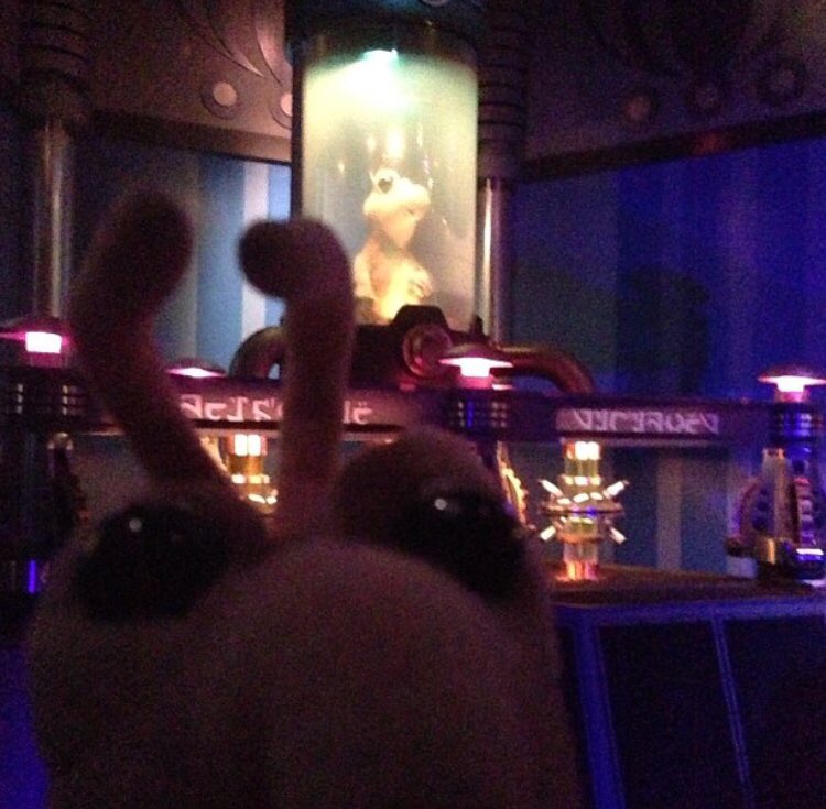 ExtraTERRORt's tweet image. Seeing double