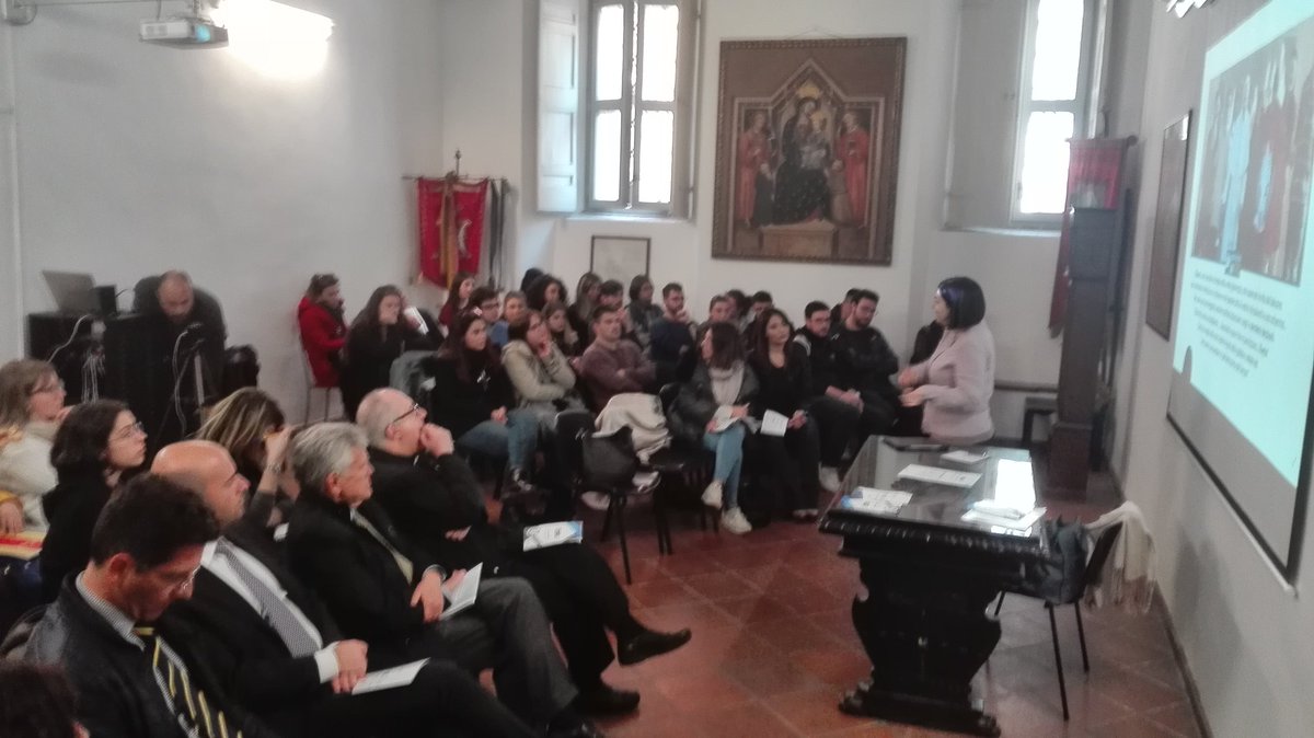 Alla Sala Incontri di Monti partono i lavori del #CantiereGeneriamoLavoro, un percorso formativo che fornirà a tanti giovani della Capitale gli strumenti e le coordinate per facilitare il loro ingresso nel mondo del lavoro. <a href="/ACLI_Roma/">ACLI di Roma aps</a> <a href="/diocesidiroma/">Diocesi di Roma</a>