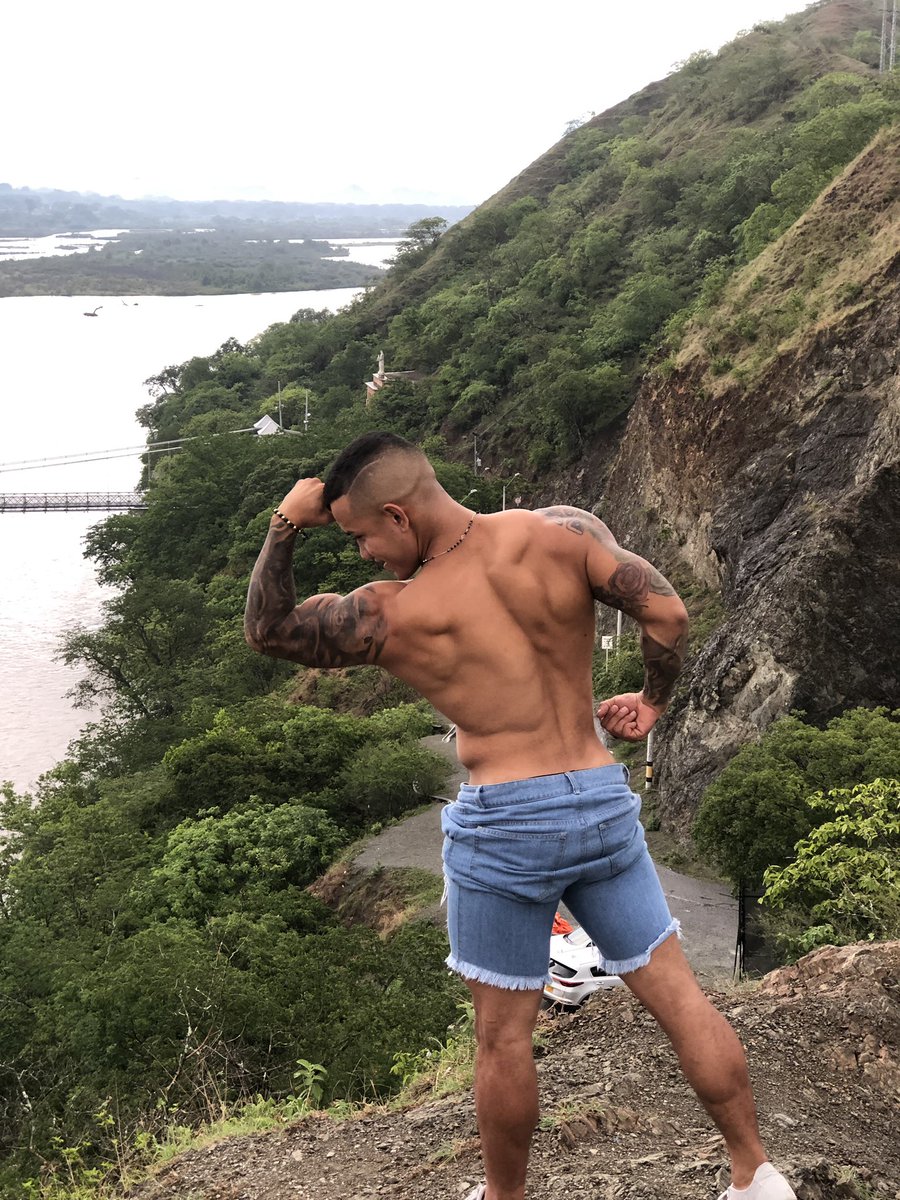 jooeford1's tweet photo. ☘️💪 @Flirt4FreeGuys @MaleCams @camguynews @califunguy33 @HappyTJ15 @DomRLover @FlirtGuys https://t.co/yOUnNf11ne